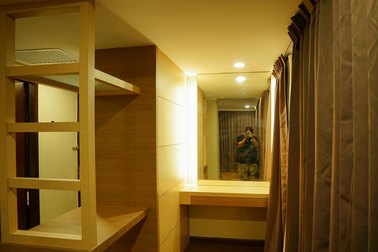 Hotel Anika Keluang Kültér fotó